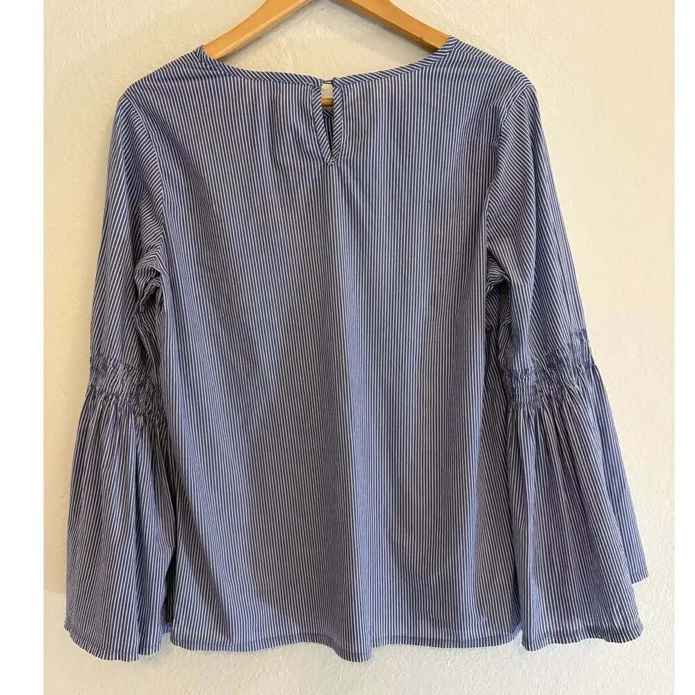 Solitaire Women's Large Blouse Blue White Stripe Long Bell Sleeve 4th of July - Picture 2 of 6